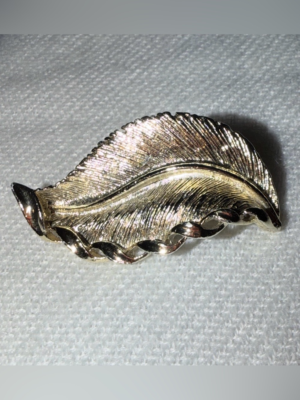 Gerry’s Gold Leaf Women’s Brooch - Elegant Accent